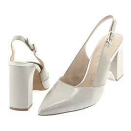 Sandali da donna grigi sul post Caprice 29604 grigio 4