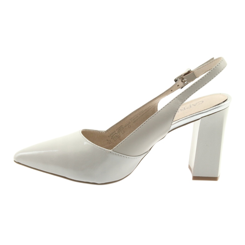 Sandali da donna grigi sul post Caprice 29604 grigio 2