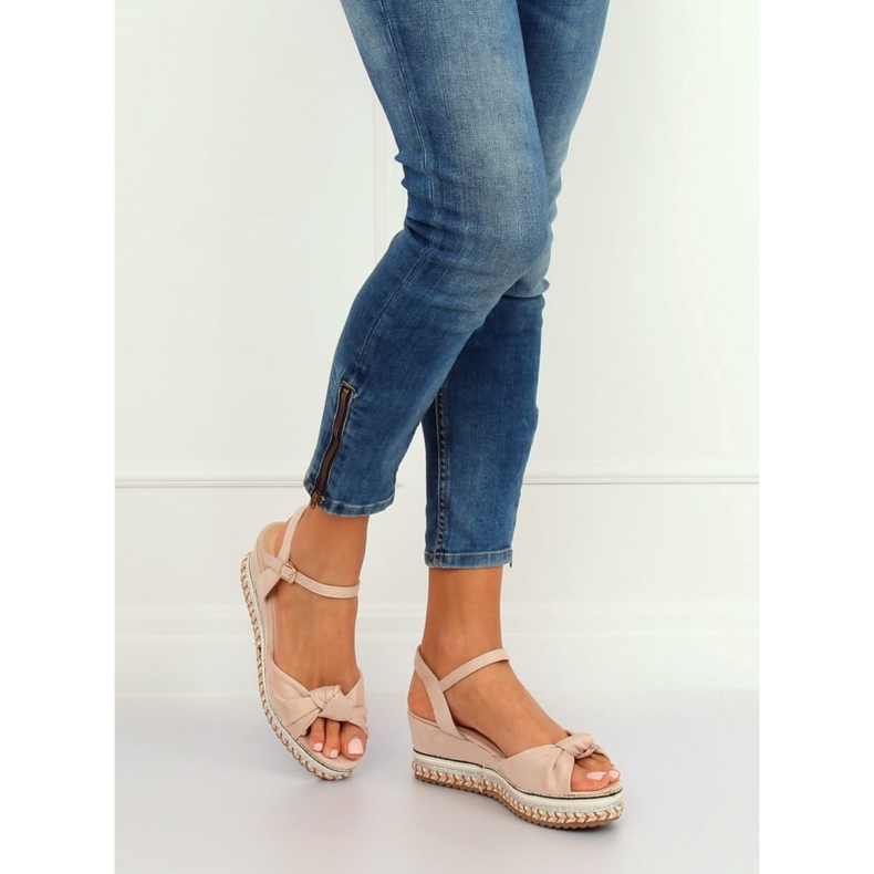 Sandali beige con zeppa B126 Beige 2