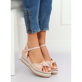 Sandali beige con zeppa B126 Beige 1