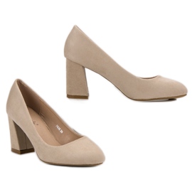 Super Mode Pompe su un pilastro multicolore rosso 1