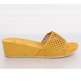 Pantofole traforate gialle JS-03 Giallo 2