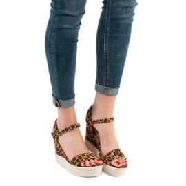 Ideal Shoes Sandali con zeppa alla moda marrone 2