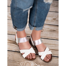 Mannika Sandali bianchi con una gomma bianca 1