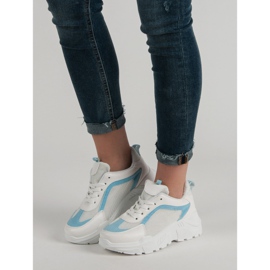 Scarpe sportive da donna bianca 1