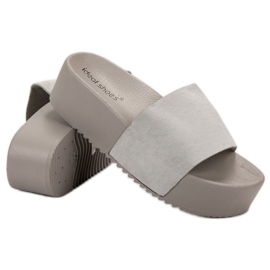 Ideal Shoes Pantofole Sulla Piattaforma grigio 1