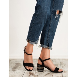 SDS sandali su un bar nero 1