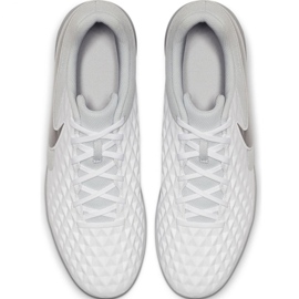 Scarpe indoor Nike Tiempo Legend 8 Club Ic M AT6110-100 bianco bianco 1