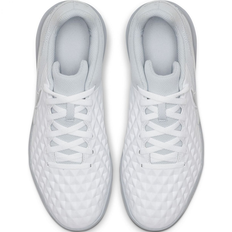 Scarpe indoor Nike Tiempo Legend 8 Club Ic Jr AT5882-100 bianco bianco 1