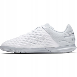 Scarpe indoor Nike Tiempo Legend 8 Club Ic Jr AT5882-100 bianco bianco 2