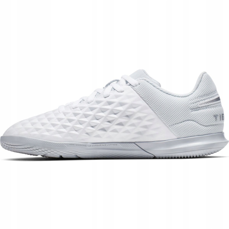 Scarpe indoor Nike Tiempo Legend 8 Club Ic Jr AT5882-100 bianco bianco 2