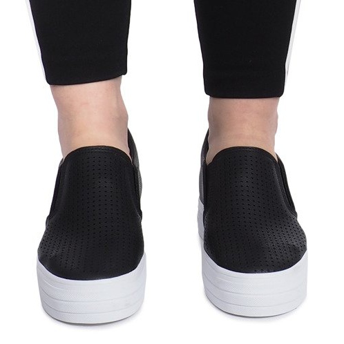 Sneakers nere traforate su zeppa Rockvale nero 1