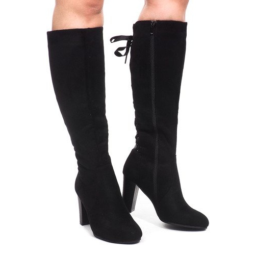 Stivali in pelle scamosciata su una barra B02 Black nero 1