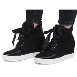 Sneakers in camoscio nero di Nathalie 1