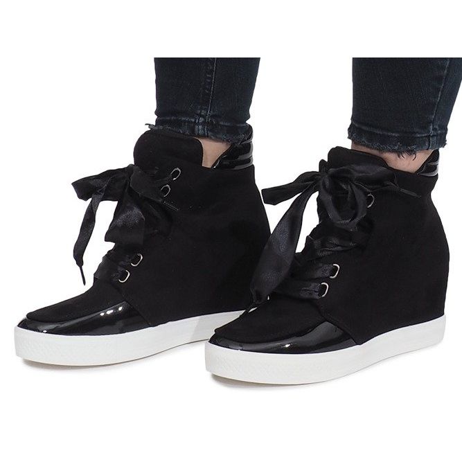 Sneakers in camoscio nero di Nathalie 1