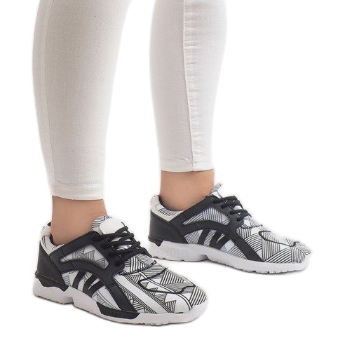 523 scarpe da ginnastica bianche bianca nero 1