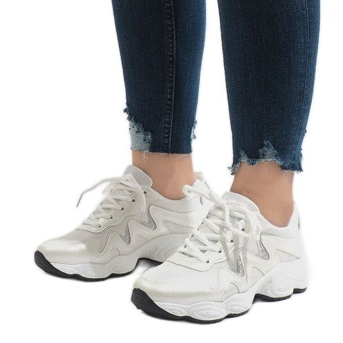 Scarpe sportive bianche alla moda KB-153 bianca 1