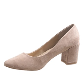 Décolleté in camoscio beige sul pilastro D-1228 1