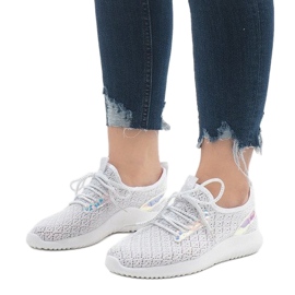 Scarpe sportive in rete bianca G8347-1 1