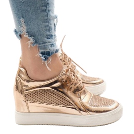 Sneakers traforate laccate champagne WW055A giallo 1