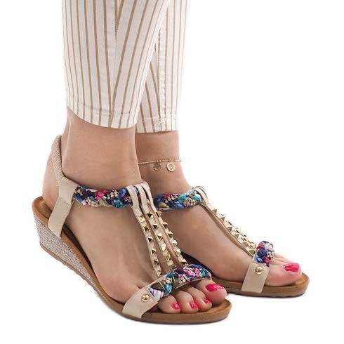 Sandali con zeppa beige con borchie B132-5 marrone multicolore 1