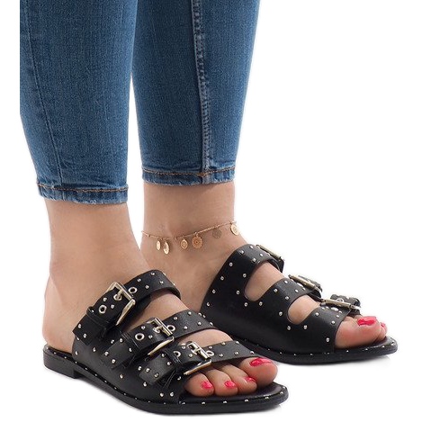 Pantofole nere con borchie e fibbia F-3659 nero 1