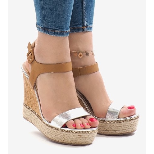 Sandali con zeppa laccati argento VB76063 marrone 1