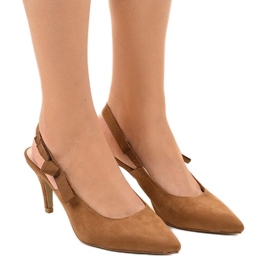 Décolleté marroni su tacco con elastico F013 marrone 1