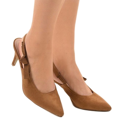Décolleté marroni su tacco con elastico F013 marrone 2