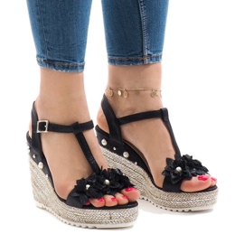Sandali neri con zeppa e fiori T-682-5 nero 1
