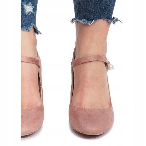 Pumps rosa sul post di Milaya 1