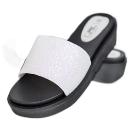 SHELOVET Pantofole con zeppa in gomma bianco 2