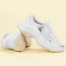 Small Swan Scarpe da ginnastica casual bianco 1