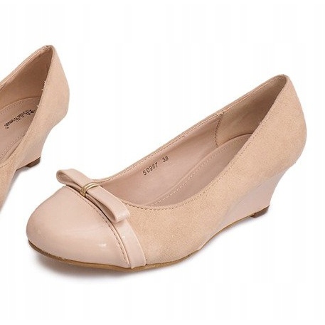 Décolleté con zeppa in pelle scamosciata 50987 Beige 2