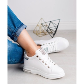 SHELOVET Scarpe da ginnastica con zeppa bianco 2