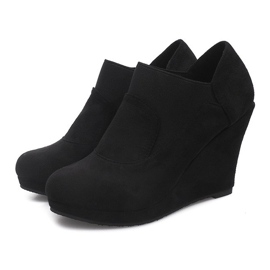 Stivali con zeppa in pelle scamosciata 6-231 Nero 1