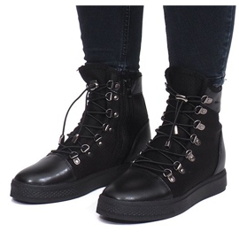 Sneakers nere con zeppa traforata di Mathilde nero 1