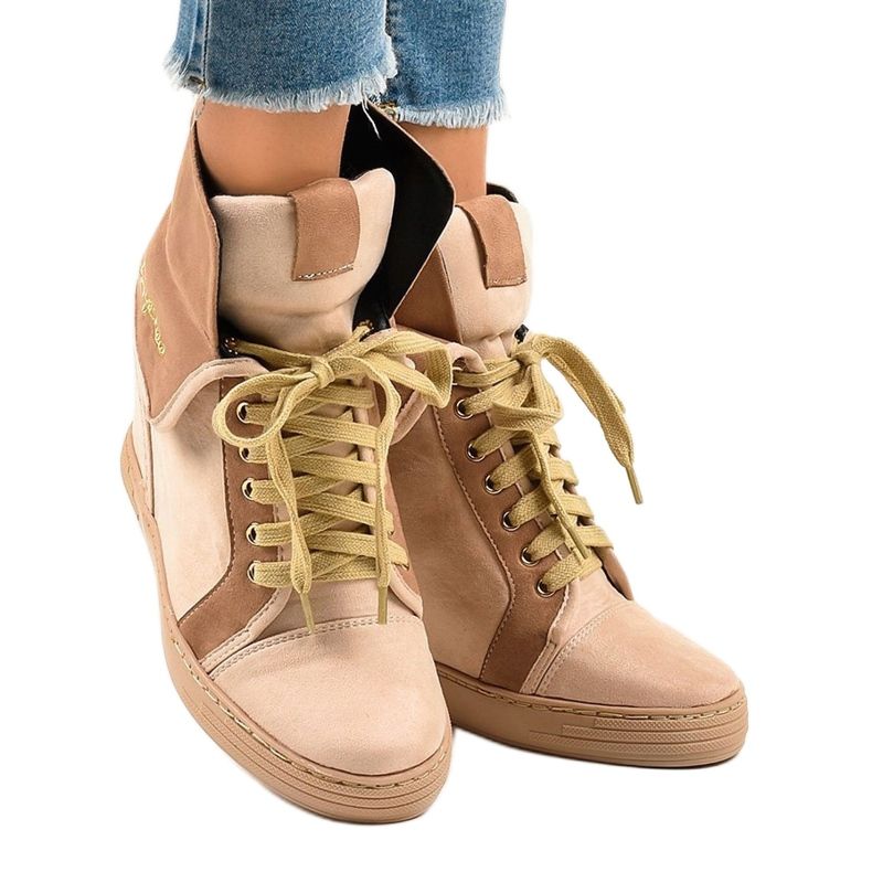 Sneakers beige con zeppe stringate B12-22 1
