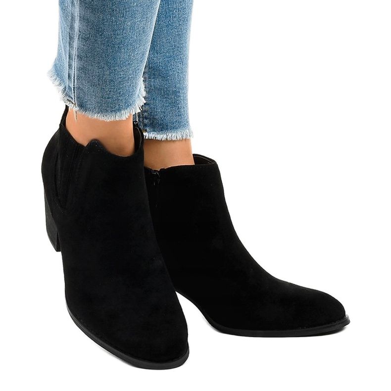 Stivaletti in camoscio nero sul post SA-3338 1