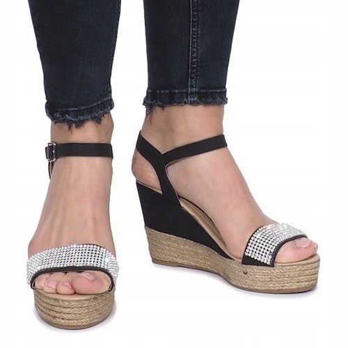 Sandali neri su una delicata zeppa Diamond Shine nero 1
