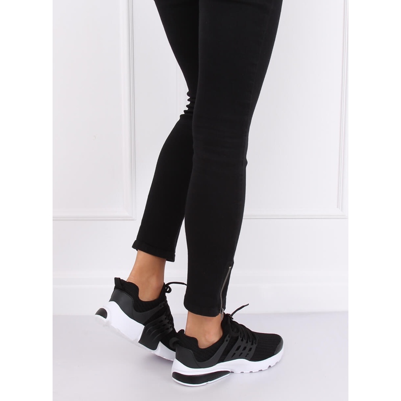Nero 520-3 Scarpe sportive nere 1