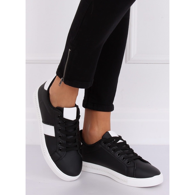 Sneakers nere da donna B5133B Black nero 1