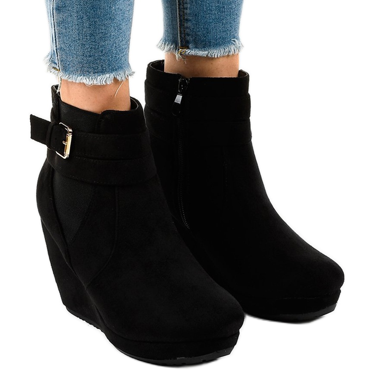 Stivaletti in camoscio nero CN826 1