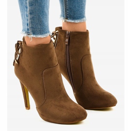 Stivaletti in camoscio marrone LBS2551 1