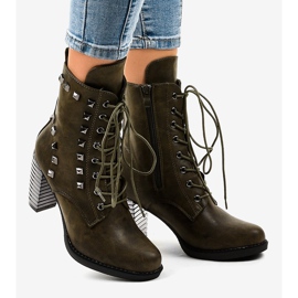 Stivaletti verdi con borchie F117 verde 2