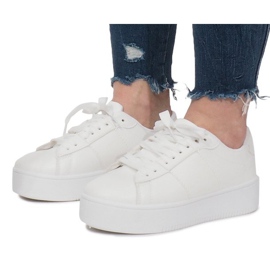 Sneakers bianche sulla piattaforma Livet De Lux bianco 2
