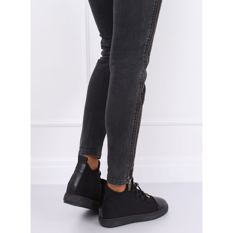Nero XY-35 Sneakers nere isolate in neoprene 2