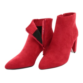 Stivali sul palo di Sergio Leone 548 rosso 5