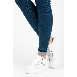Sneakers alla moda sulla rilegatura bianco 1