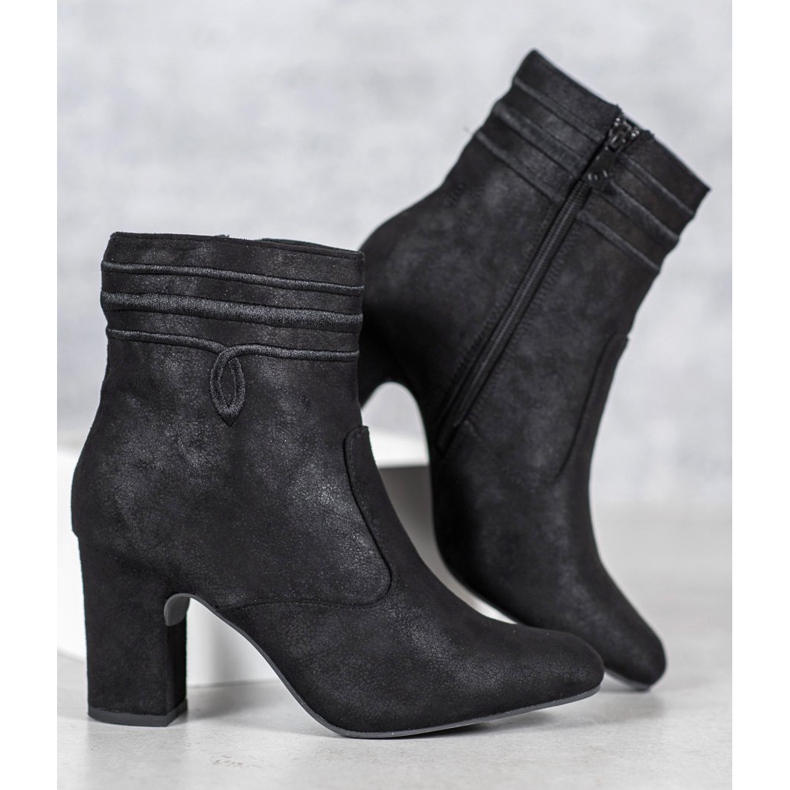 Kylie Stivali con tacco alto in camoscio nero 1